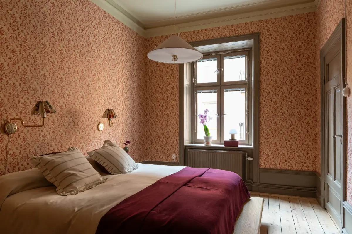 Period Features and Scandinavian Design Furniture in a Serene Stockholm Apartment 33 red-beige-green-tones-19th-century-apartment-stockholm-nordroom