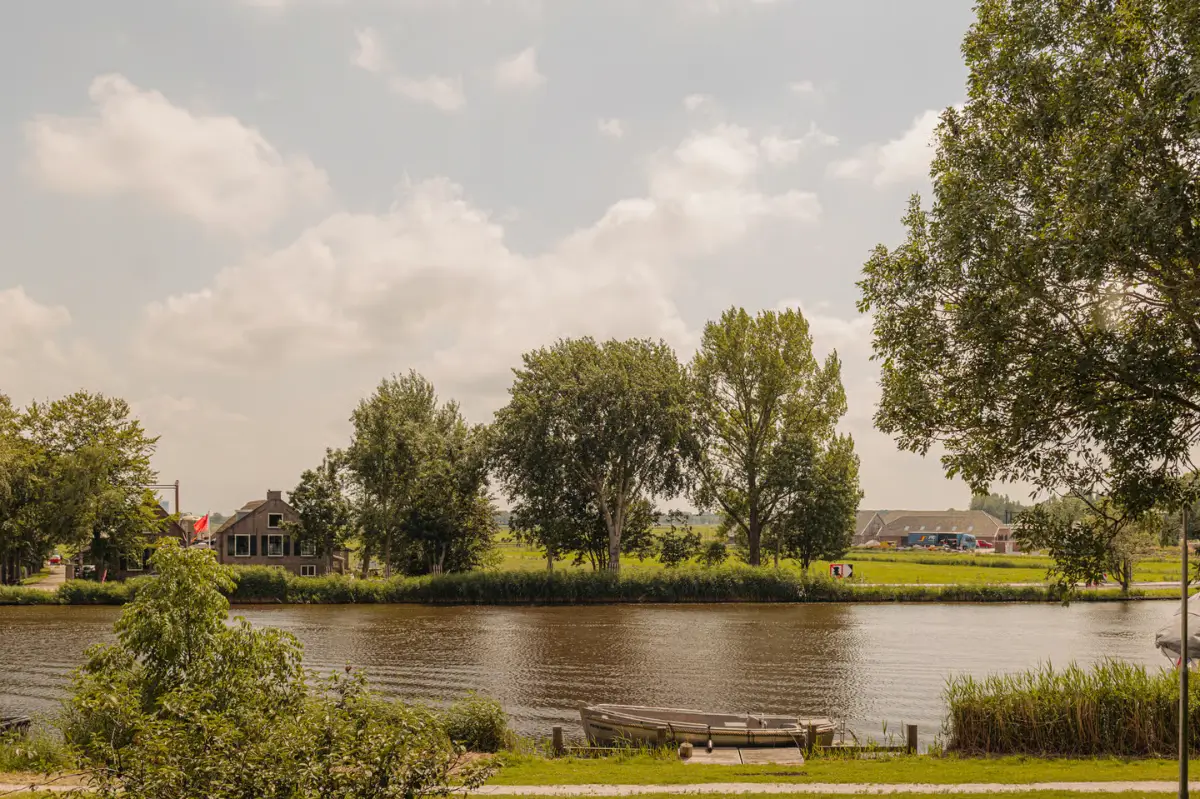 Living on the Amstel: Inside a Timeless Riverside Villa Near Amsterdam 36 rustic-country-style-interiors-riverside-villa-netherlands