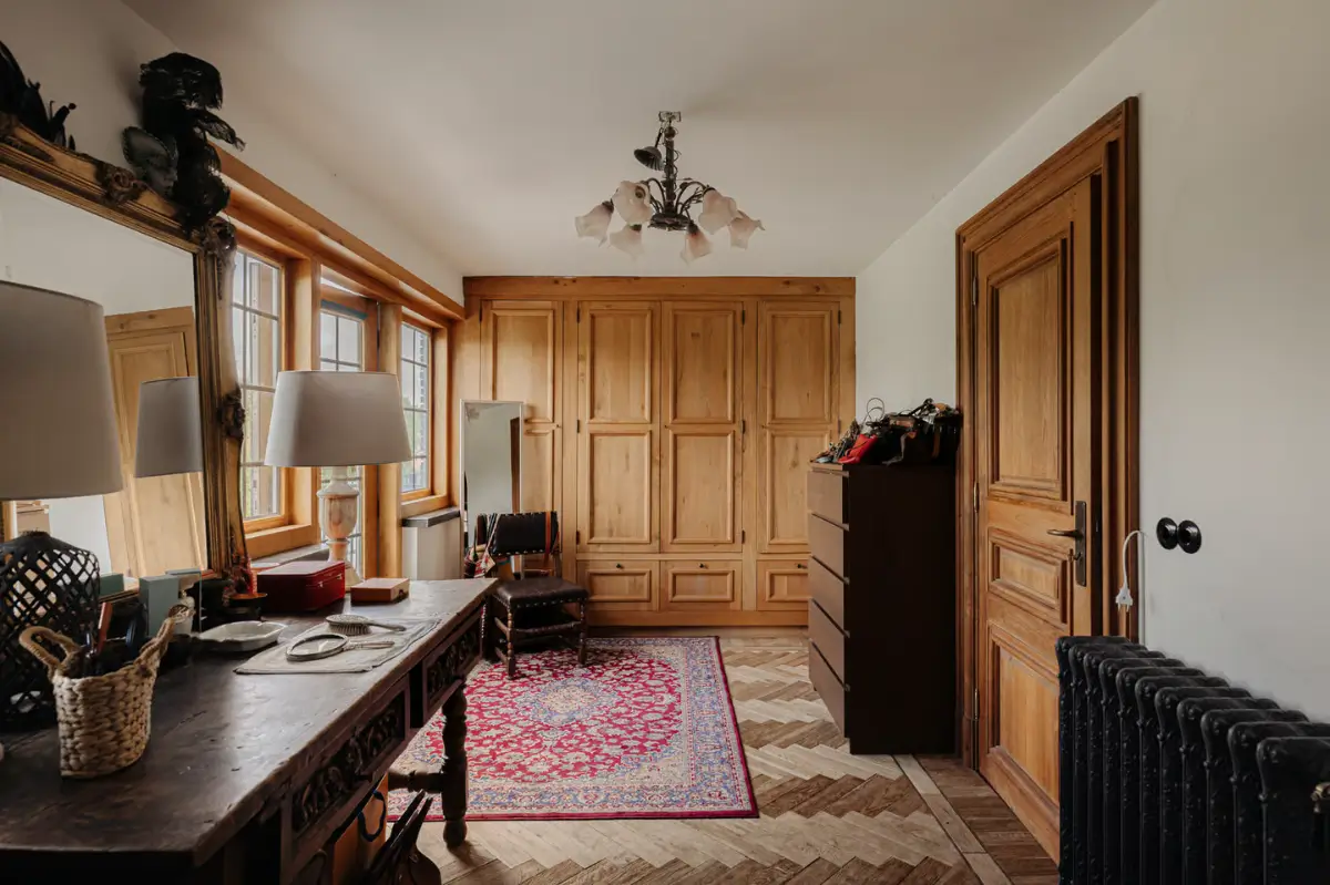Living on the Amstel: Inside a Timeless Riverside Villa Near Amsterdam 15 rustic-country-style-interiors-riverside-villa-netherlands