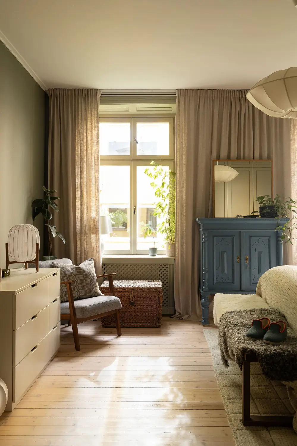 A Muted Green Palette and Period Features in Stockholm 26 sage-green-palette-late-19th-century-apartment-stockholm-nordroom