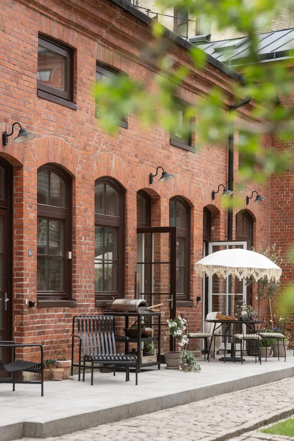 An Industrial Building in a Charming Courtyard is Turned into a Small Townhouse 30 small-loft-19th-century-indstrial-building-gothenburg-nordroom