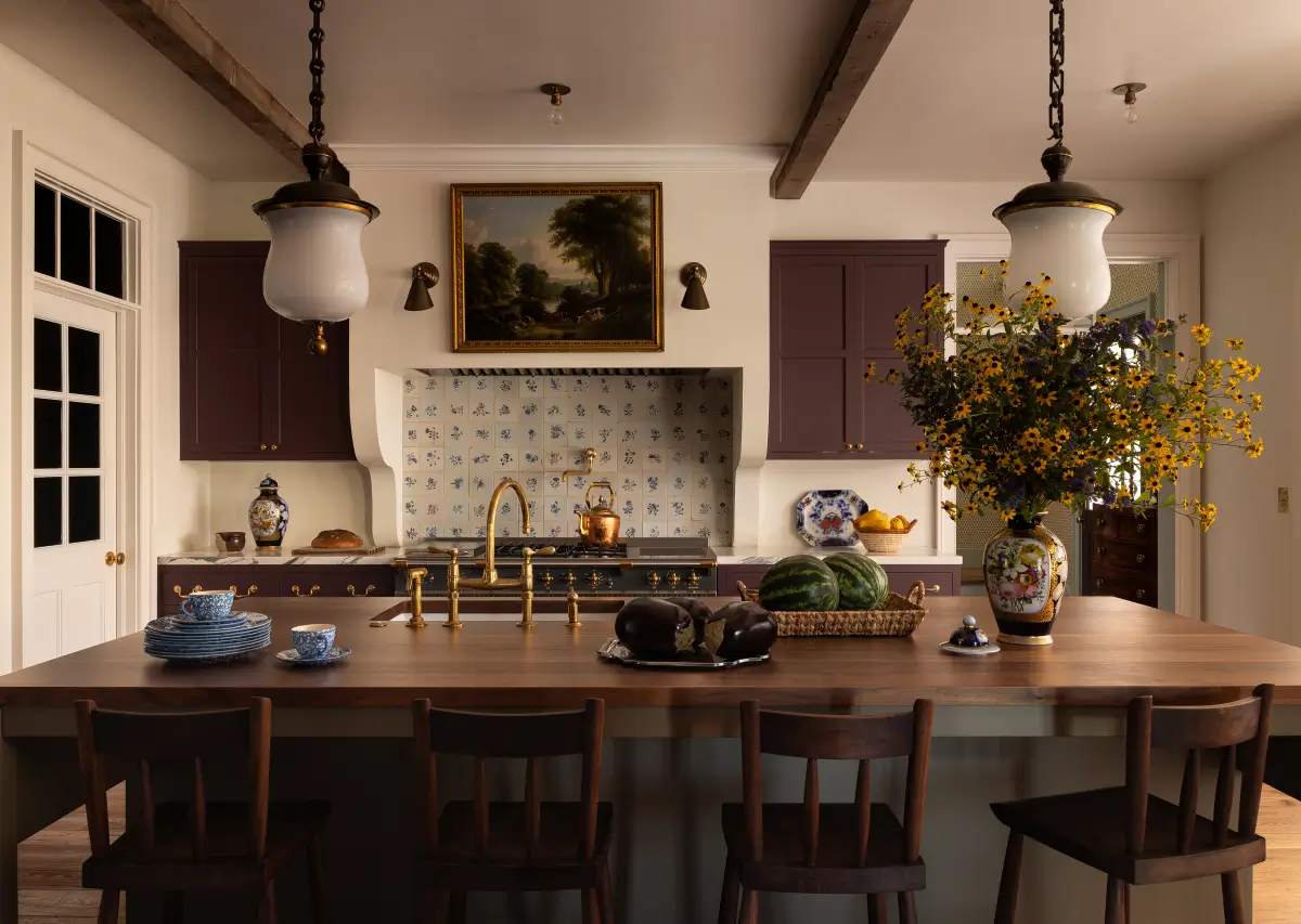 Trend Alert: The 'Soft Kitchen' is 2026's Coziest Interior Trend and It's Here to Stay 8 soft-kitchen-warm-plum-cabinets-floral-tiles-art-nordroom