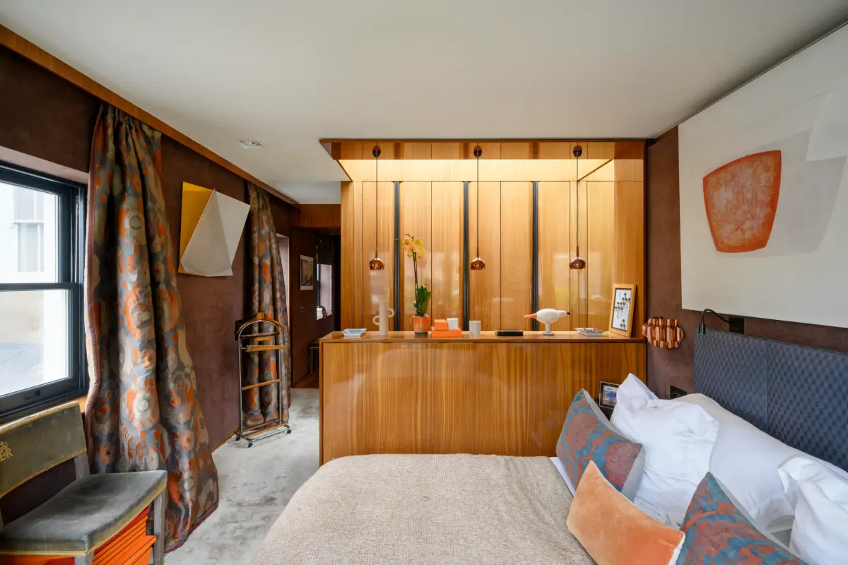 Inside a Thoughtfully Redesigned Two-Bedroom Victorian Apartment in South Kensington 18 unique-two-bedroom-south-kensington-apartment-nordroom