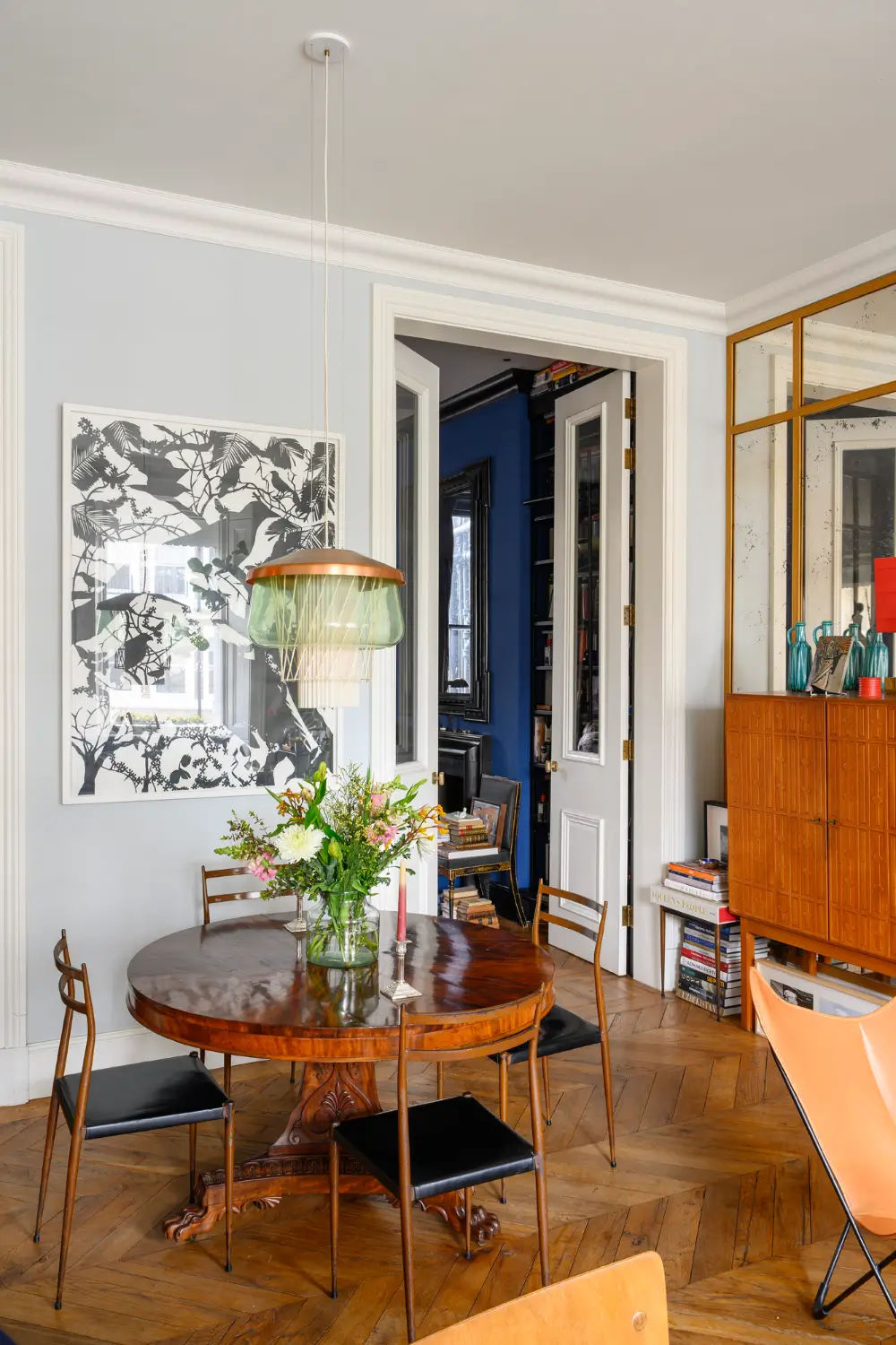 Inside a Thoughtfully Redesigned Two-Bedroom Victorian Apartment in South Kensington 3 unique-two-bedroom-south-kensington-apartment-nordroom