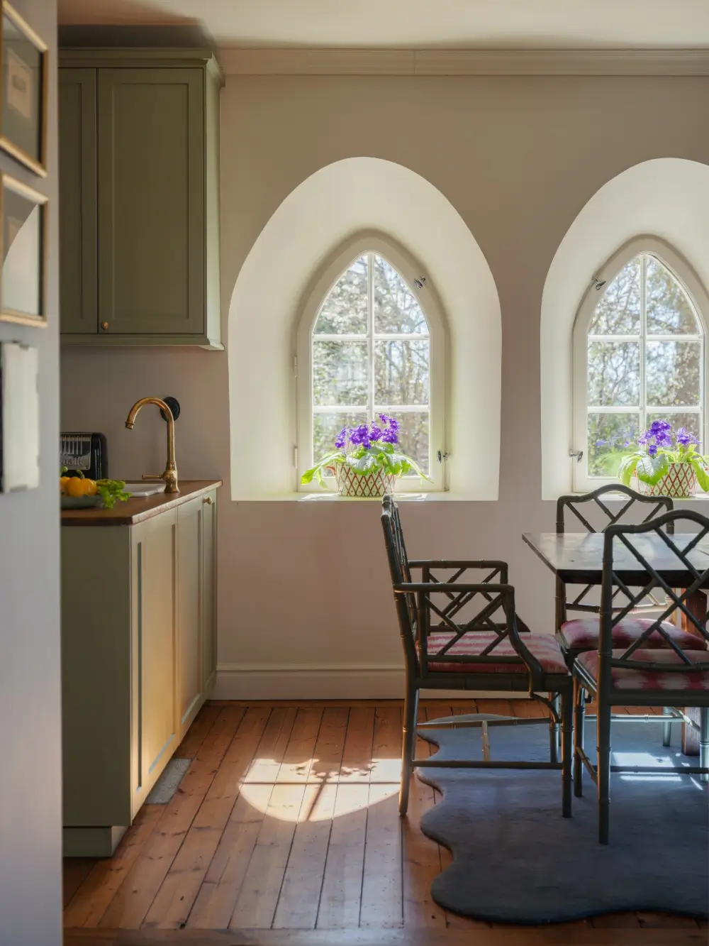 English Cottage-Style Interiors in a Converted Stockholm Water Tower 16 colorful-english-cottage-style-interiors-converted-water-tower-sweden-nordroom