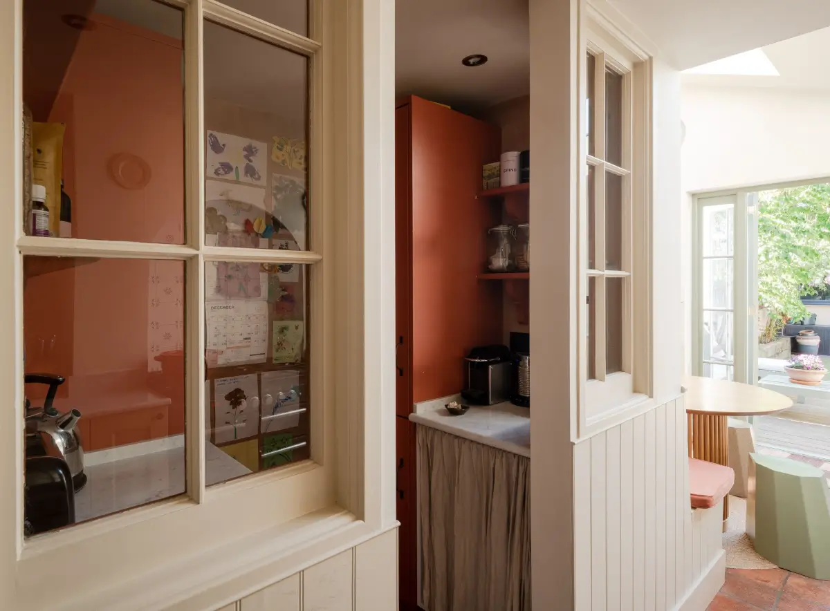 A Warm Family Home with a Light-Filled Kitchen Extension with Terracotta Tiles 11 light-filled-cozy-kitchen-extension-victorian-family-home-london