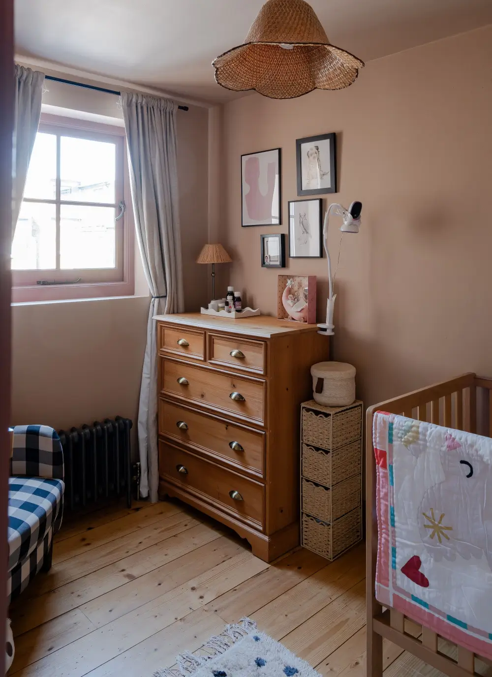 A Warm Family Home with a Light-Filled Kitchen Extension with Terracotta Tiles 29 light-filled-cozy-kitchen-extension-victorian-family-home-london
