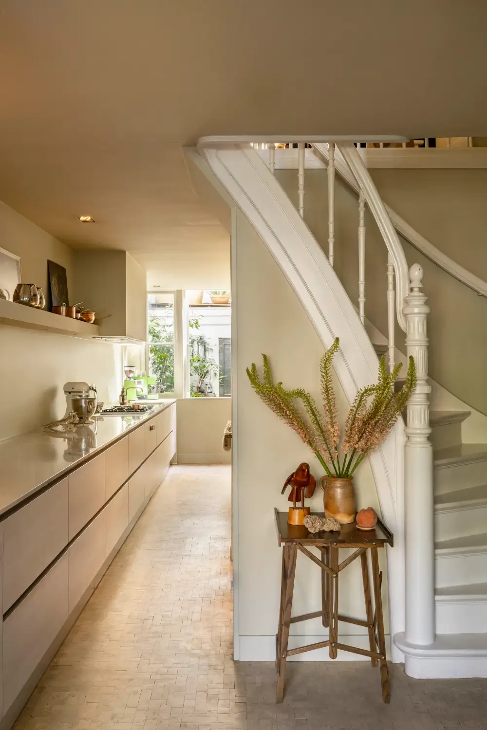 A Narrow Amsterdam Canal House with Warm, Luxurious Interiors and a Hidden Roof Terrace 10 narrow-17th-century-amsterdam-canal-house-family-home-nordroom
