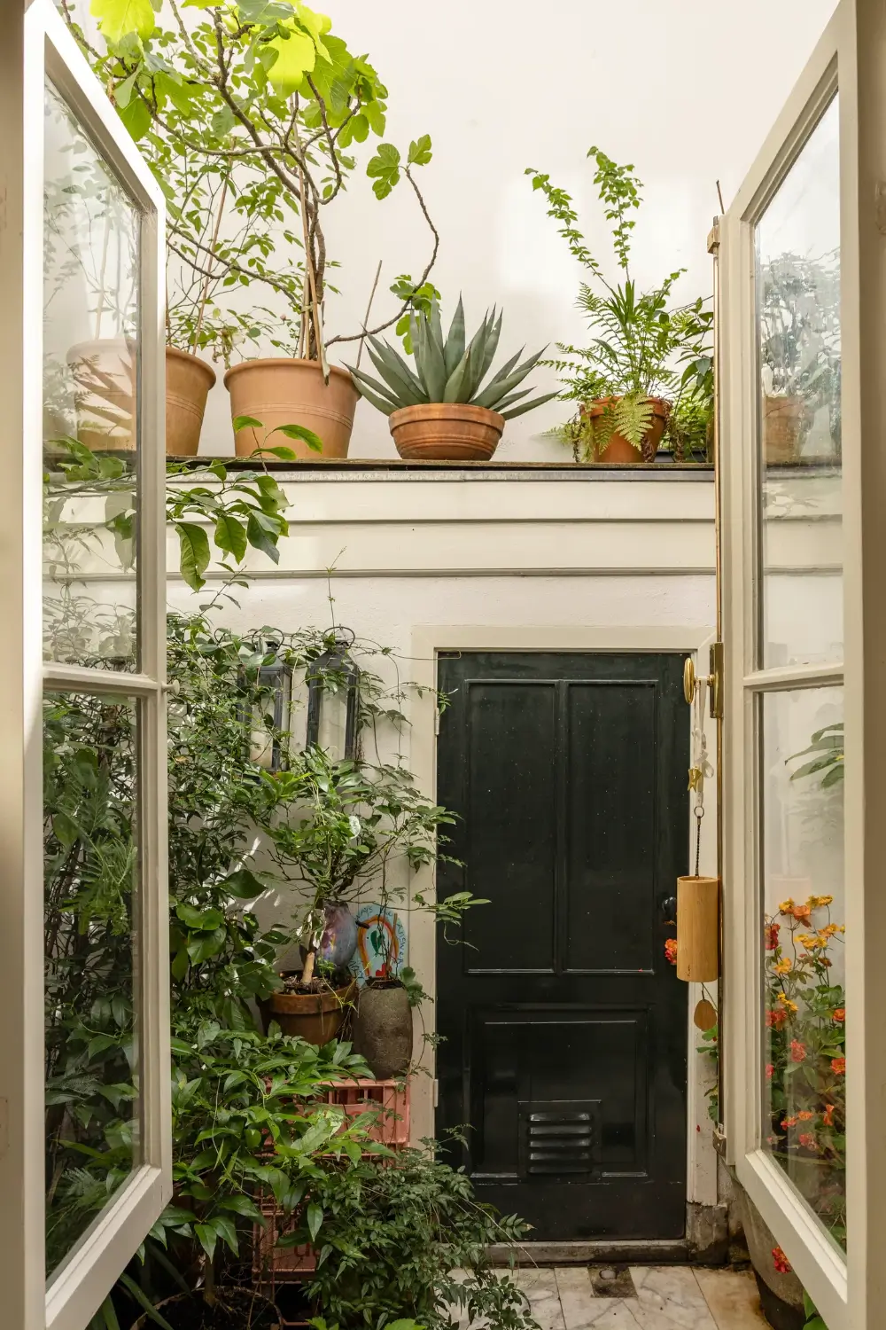 A Narrow Amsterdam Canal House with Warm, Luxurious Interiors and a Hidden Roof Terrace 7 narrow-17th-century-amsterdam-canal-house-family-home-nordroom