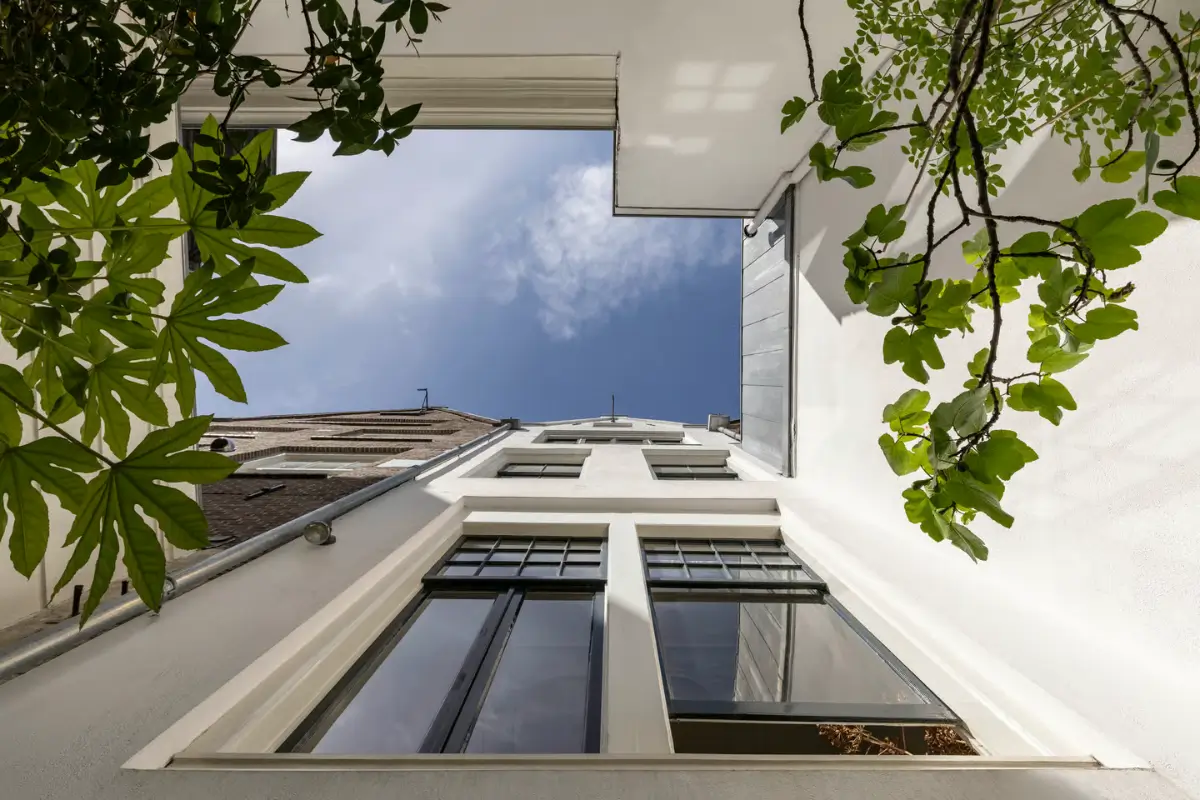 A Narrow Amsterdam Canal House with Warm, Luxurious Interiors and a Hidden Roof Terrace 8 narrow-17th-century-amsterdam-canal-house-family-home-nordroom