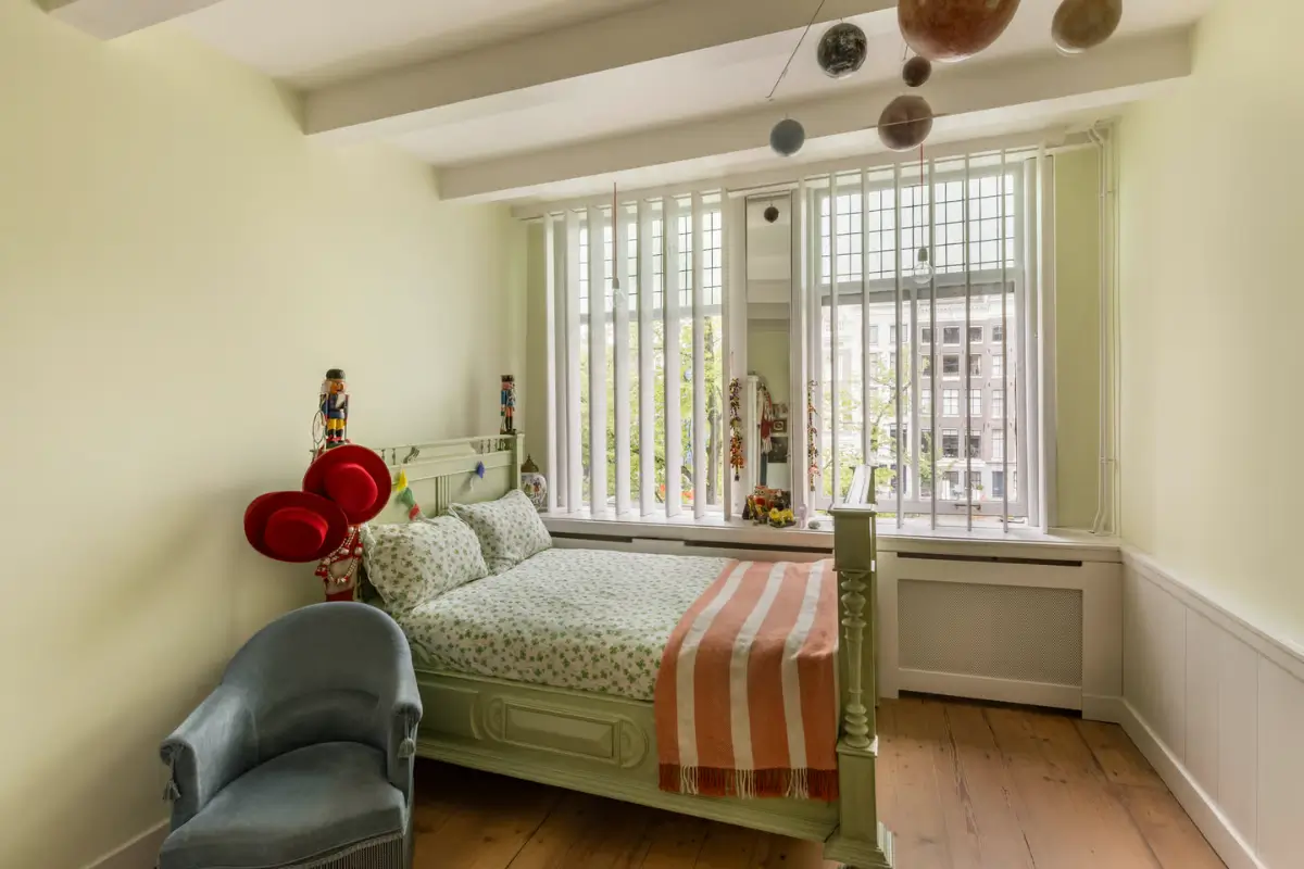 A Narrow Amsterdam Canal House with Warm, Luxurious Interiors and a Hidden Roof Terrace 18 narrow-17th-century-amsterdam-canal-house-family-home-nordroom