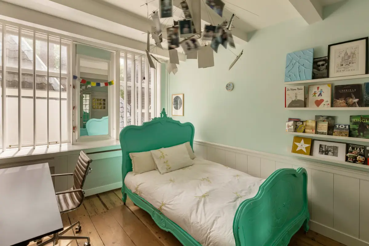 A Narrow Amsterdam Canal House with Warm, Luxurious Interiors and a Hidden Roof Terrace 20 narrow-17th-century-amsterdam-canal-house-family-home-nordroom