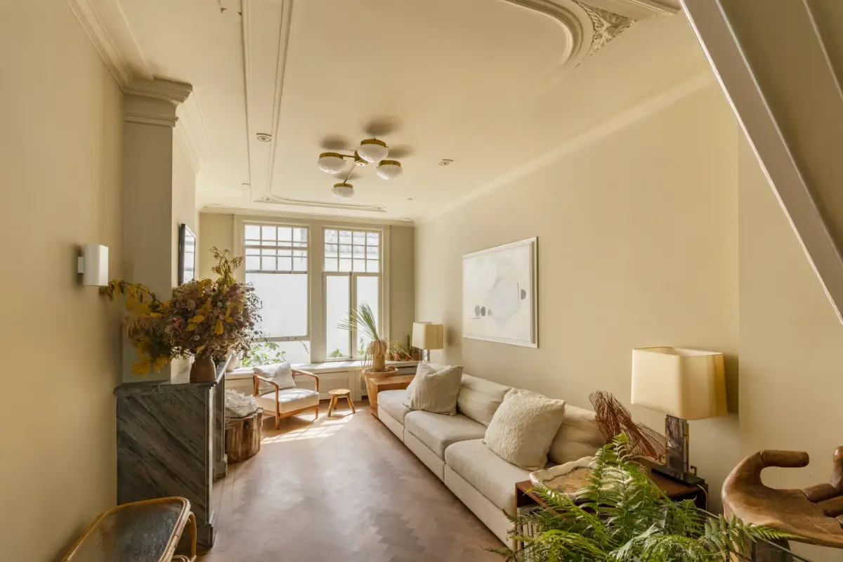 A Narrow Amsterdam Canal House with Warm, Luxurious Interiors and a Hidden Roof Terrace 12 narrow-17th-century-amsterdam-canal-house-family-home-nordroom