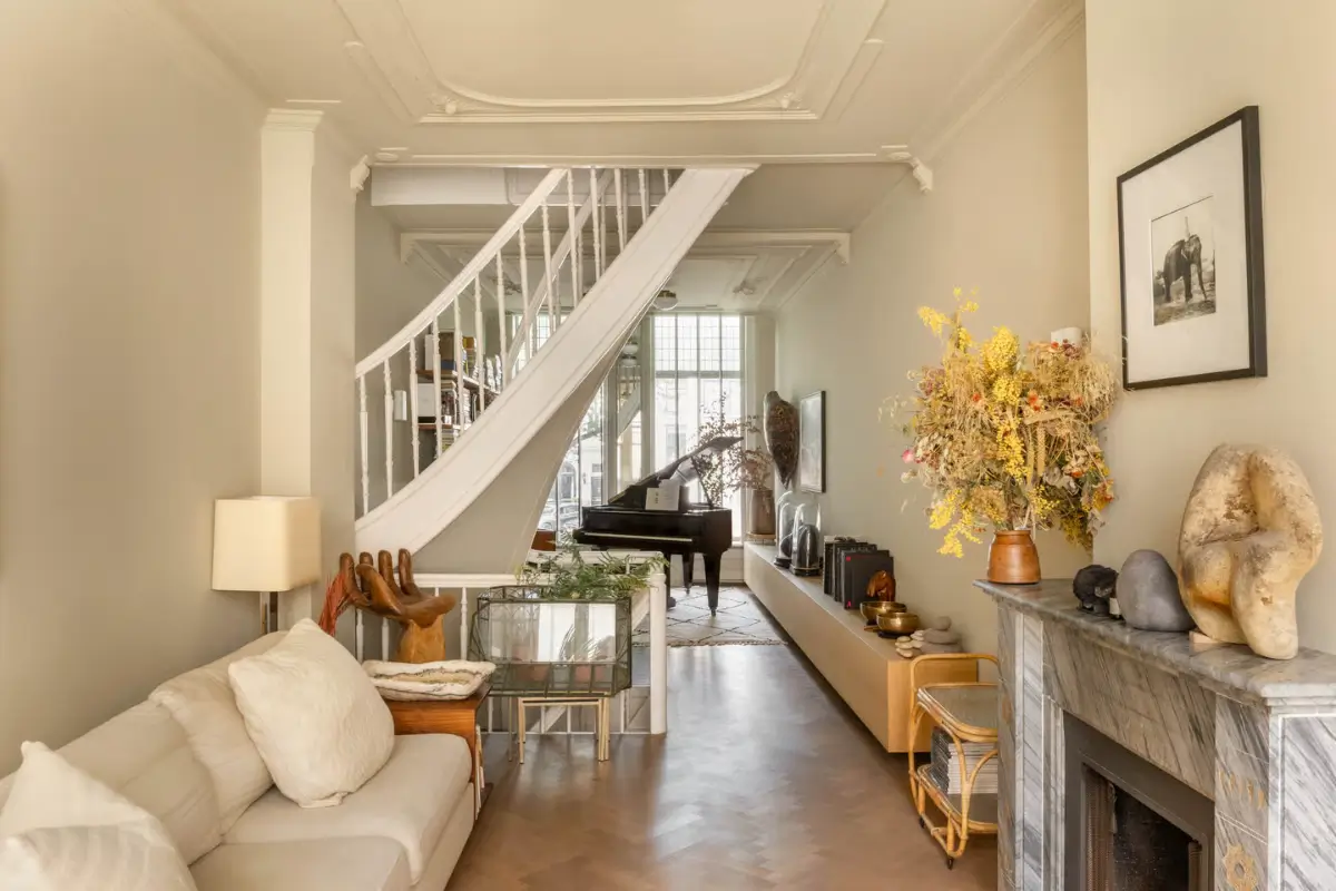 A Narrow Amsterdam Canal House with Warm, Luxurious Interiors and a Hidden Roof Terrace 14 narrow-17th-century-amsterdam-canal-house-family-home-nordroom