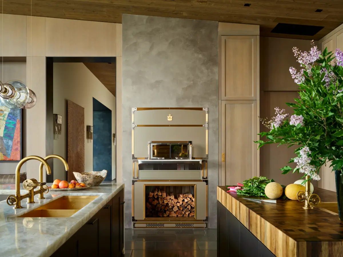 A Mountain Sanctuary Above the Tetons with a Luxurious Officine Gullo Kitchen 15 officine-gullo-wrj-design-wyoming-villa-nordroom