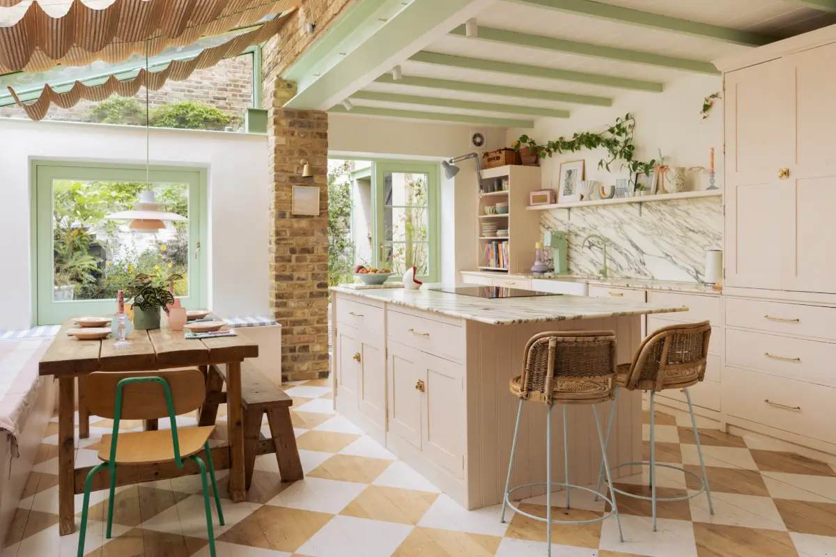A Pastel-Colored Family Home Brings Playful Design to Kentish Town 2 pastel-colored-interiors-family-home-victorian-house-kentish-town-london-nordroom