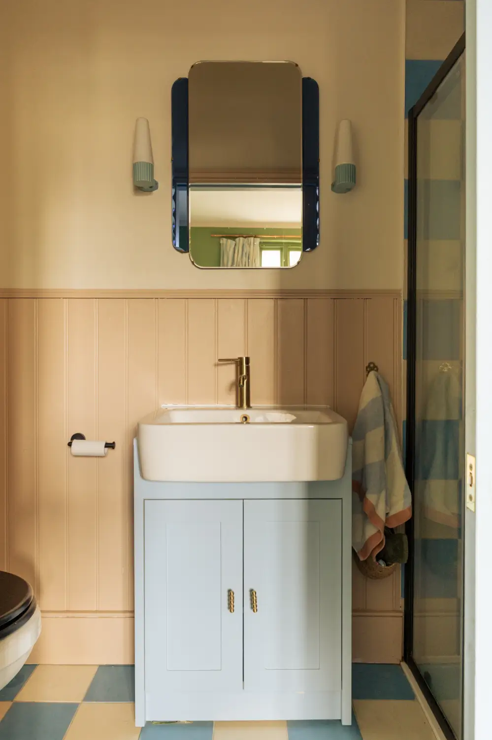 A Pastel-Colored Family Home Brings Playful Design to Kentish Town 30 pastel-colored-interiors-family-home-victorian-house-kentish-town-london-nordroom