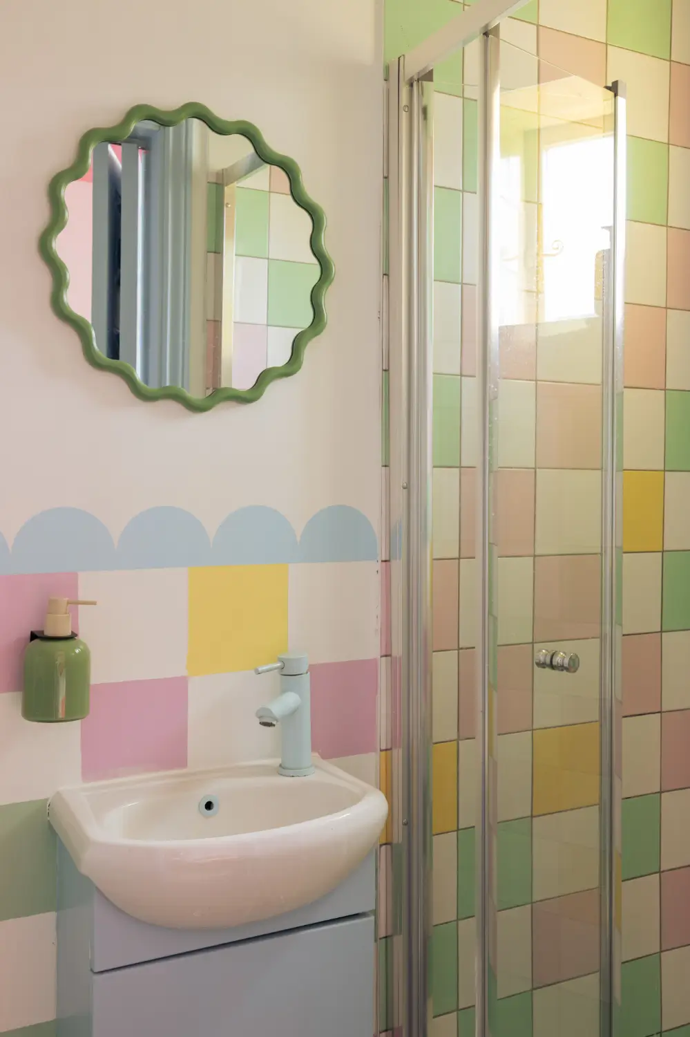 A Pastel-Colored Family Home Brings Playful Design to Kentish Town 34 pastel-colored-interiors-family-home-victorian-house-kentish-town-london-nordroom