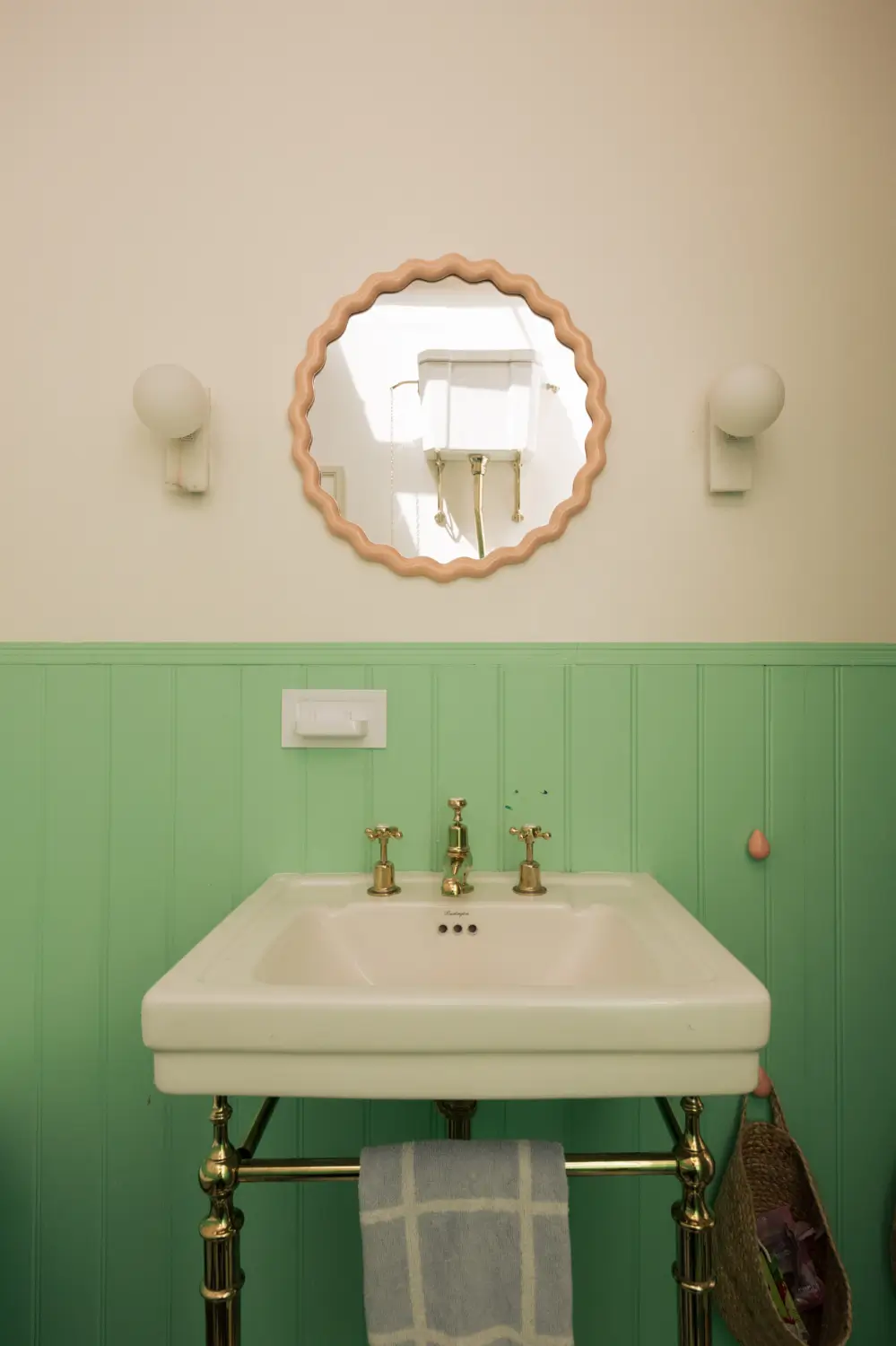 A Pastel-Colored Family Home Brings Playful Design to Kentish Town 41 pastel-colored-interiors-family-home-victorian-house-kentish-town-london-nordroom