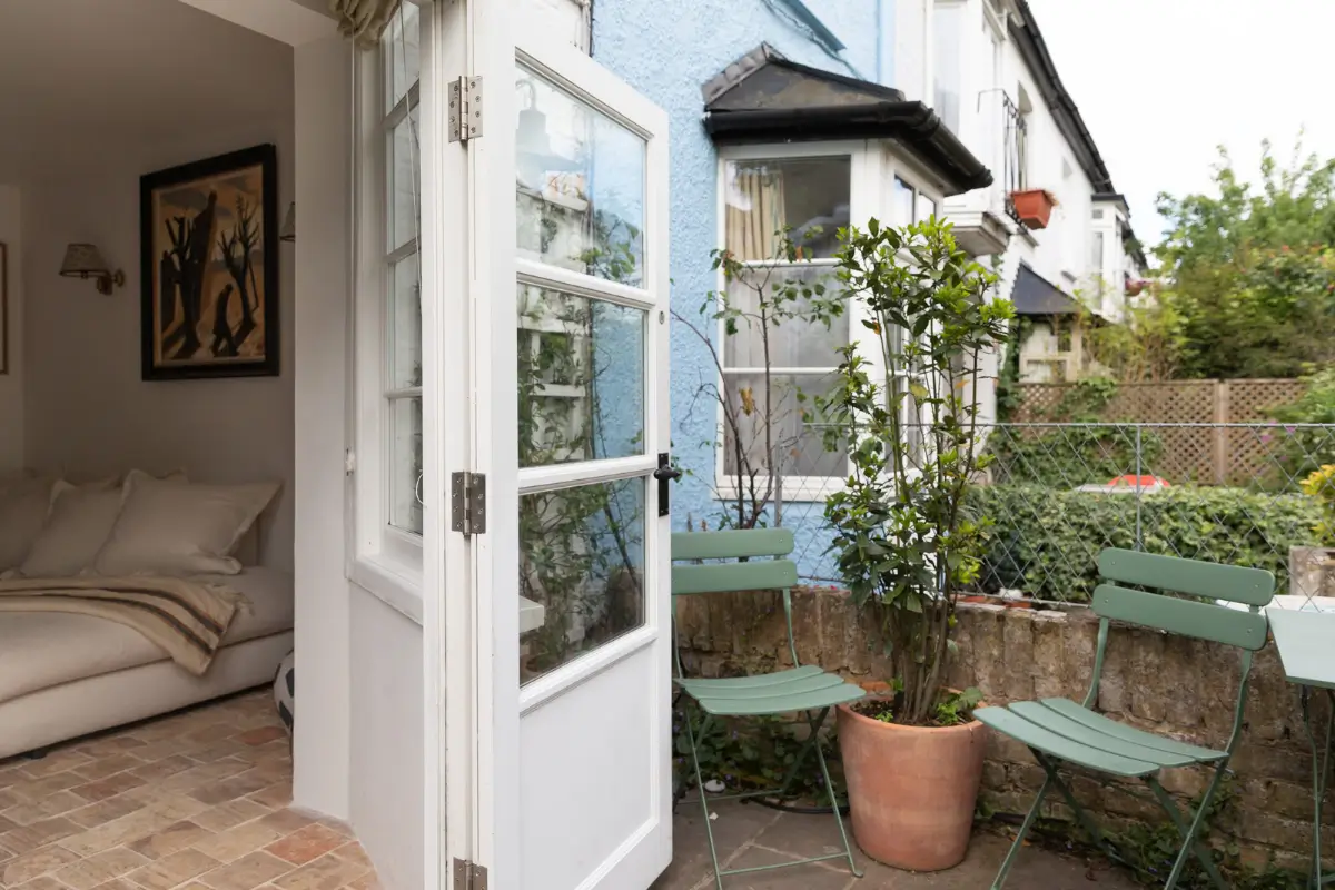 A Victorian Cottage on a Quiet Lane Surrounded by Flowers in South-East London 3 reimagined-victorian-cottage-communal-garden-south-east-london-nordroom