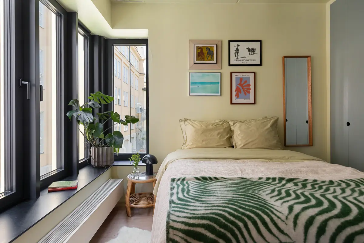 Smart Storage and a Cheerful Color Palette in a Small Stockholm Apartment 13 small-colorful-apartment-stockholm-nordroom