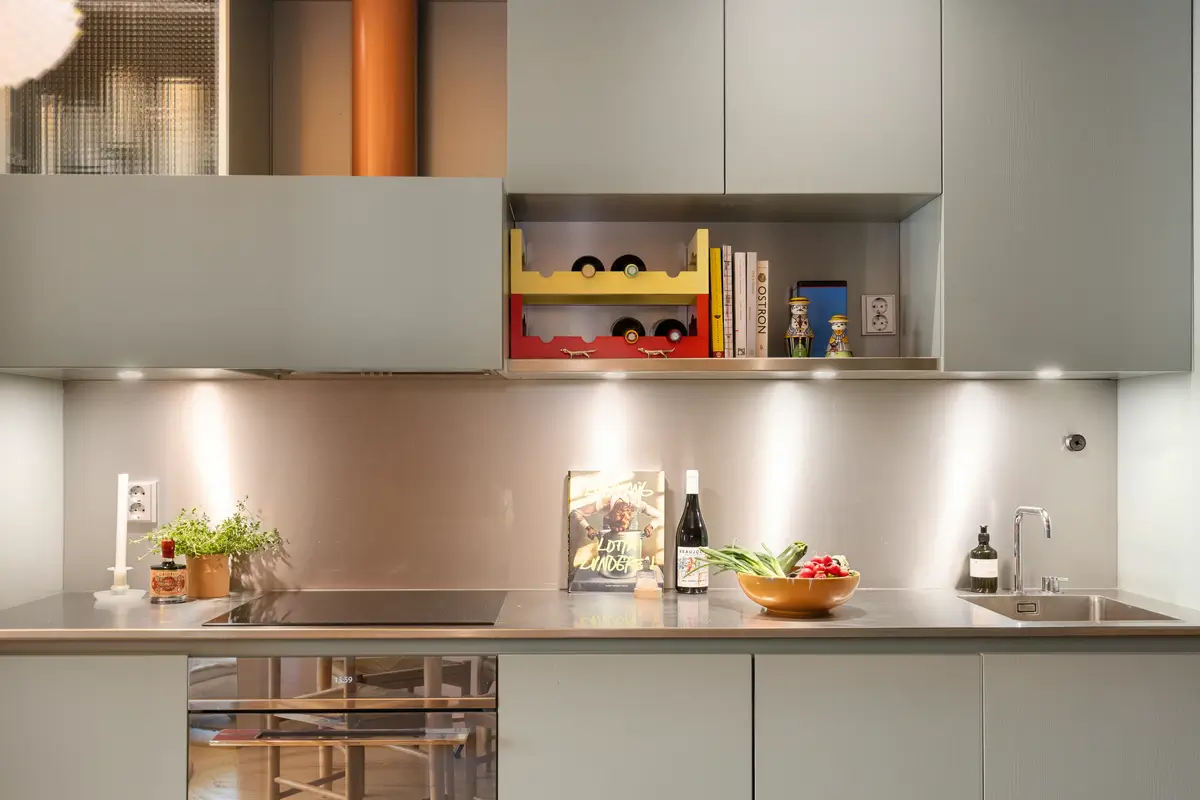 Smart Storage and a Cheerful Color Palette in a Small Stockholm Apartment 5 small-colorful-apartment-stockholm-nordroom