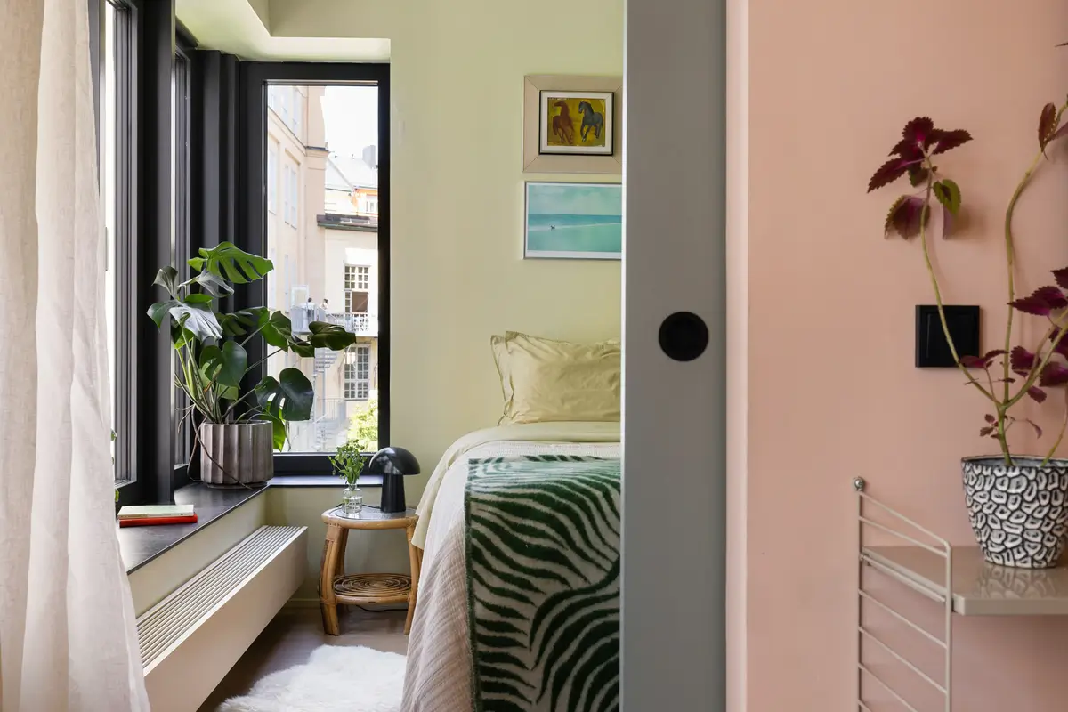 Smart Storage and a Cheerful Color Palette in a Small Stockholm Apartment 12 small-colorful-apartment-stockholm-nordroom