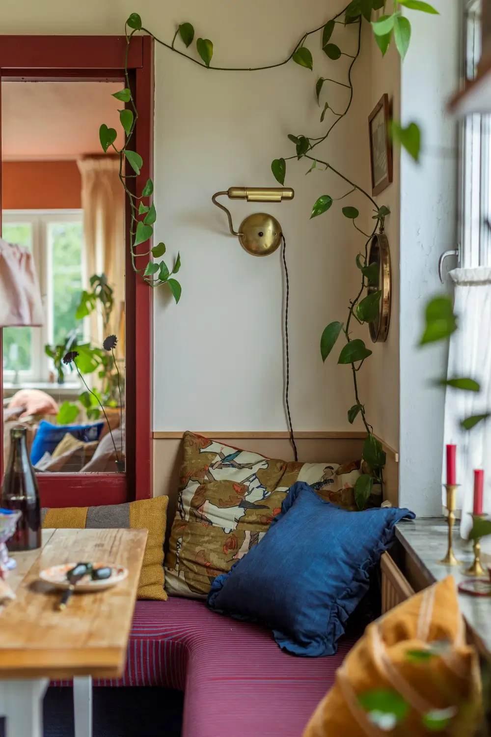 A Warm Nature-Inspired Color Palette in a 1950s Stockholm Apartment 12 warm-nature-inspired-color-palette-1950s-apartment-stockholm-nordroom