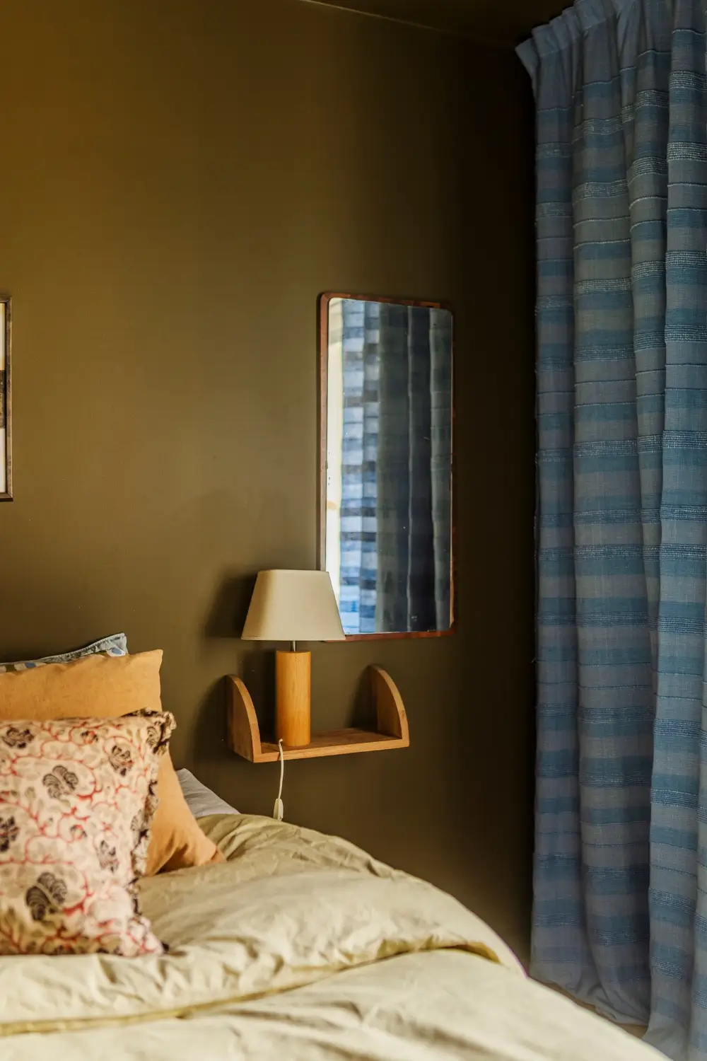 A Warm Nature-Inspired Color Palette in a 1950s Stockholm Apartment 25 warm-nature-inspired-color-palette-1950s-apartment-stockholm-nordroom